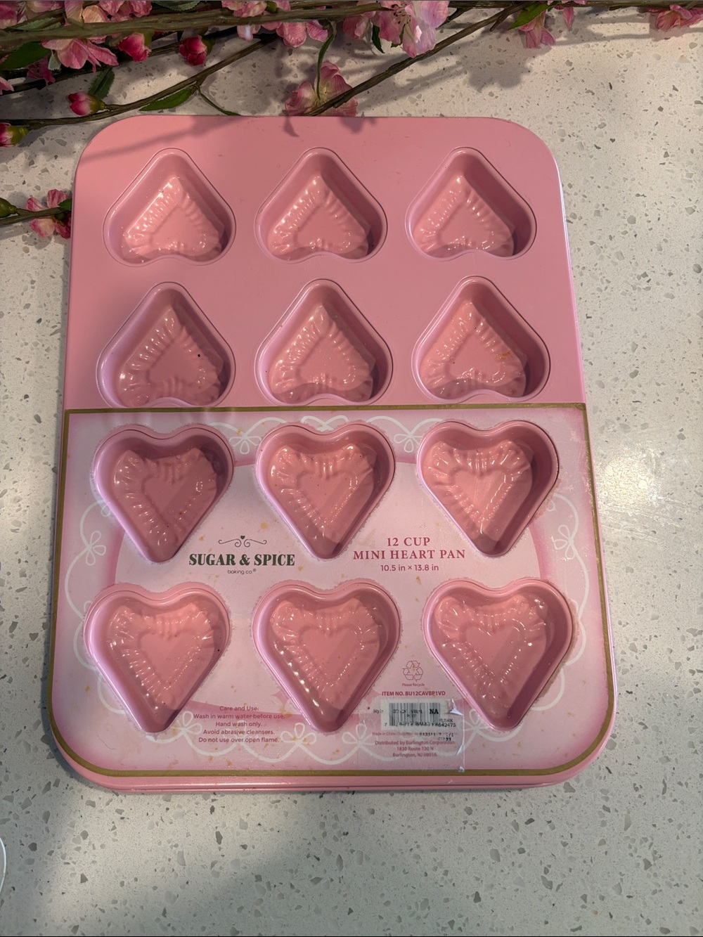 Pink 12-Cup Mini Heart Pan